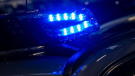 Warum die Frau gegen die Hausmauer fuhr, ist nicht klar. (Symbolbild)