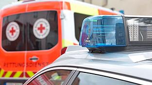 Der Rettungsdienst brachte den Jungen ins Krankenhaus. (Symbolfoto)