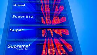 Tanken d&uuml;rfte teurer werden mit dem steigenden CO2-Preis.