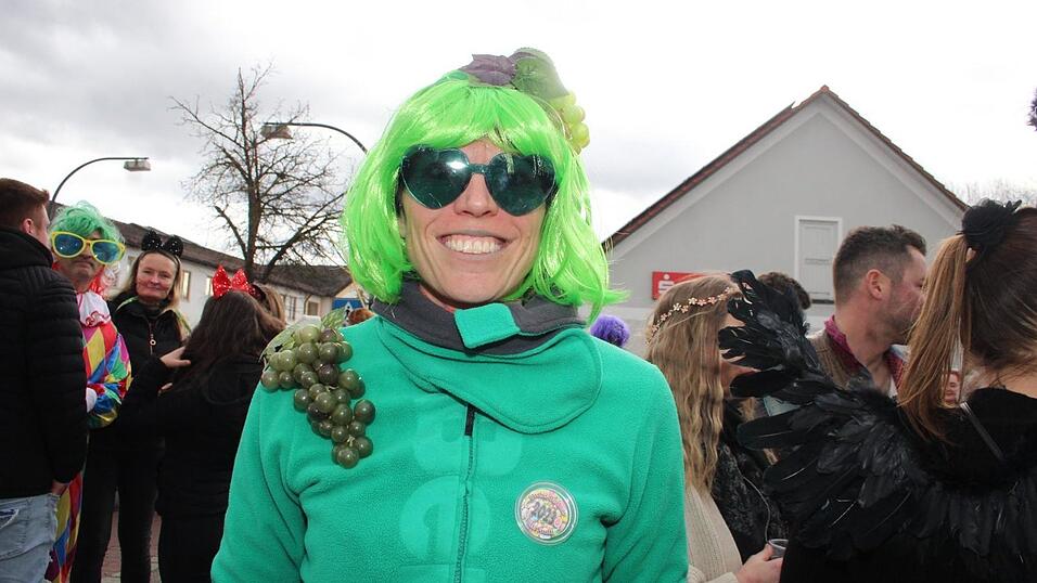 Viele Faschings-Fans haben sich am Samstag den Umzug in Langenbach angesehen. Viele Faschings-Fans haben sich am Samstag den Umzug in Langenbach angesehen.