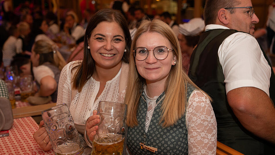 Die Partybilder vom Freitag, 11. August 2023, aus dem Festzelt Greindl. Die Partybilder vom Freitag, 11. August 2023, aus dem Festzelt Greindl.