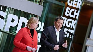 Die SPD-Bundeschefs B&auml;rbel Bas und Lars Klingbeil sind auch Teil der Bundesregierung &ndash; das schade der Partei, sagt ein Juso-Landeschef.