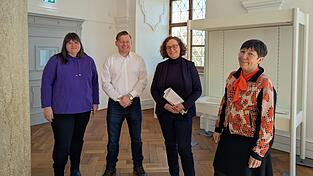 Dr. Bärbel Kleindorfer-Marx (rechts) sieht das Museum in „besten Händen“ des neuen Teams Karin Hirschberger, Dr. Martin Schreiner und Maria-Luise Segl (von links). Dr. Bärbel Kleindorfer-Marx (rechts) sieht das Museum in „besten Händen“ des neuen Teams Karin Hirschberger, Dr. Martin Schreiner und Maria-Luise Segl (von links).