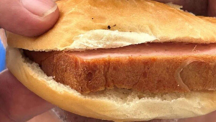 Die unschlagbar g&uuml;nstige 1-Euro-Leberk&auml;ssemmel bei Globus ist mehr als nur ein Lebensmittel &ndash; sie ist ein Symbol. (Archivbild)