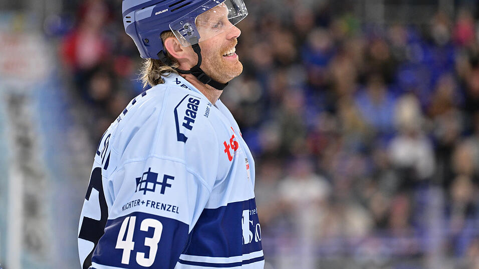Einstimmung auf die neue Eishockey-Saison: Die Straubing Tigers beim Training.