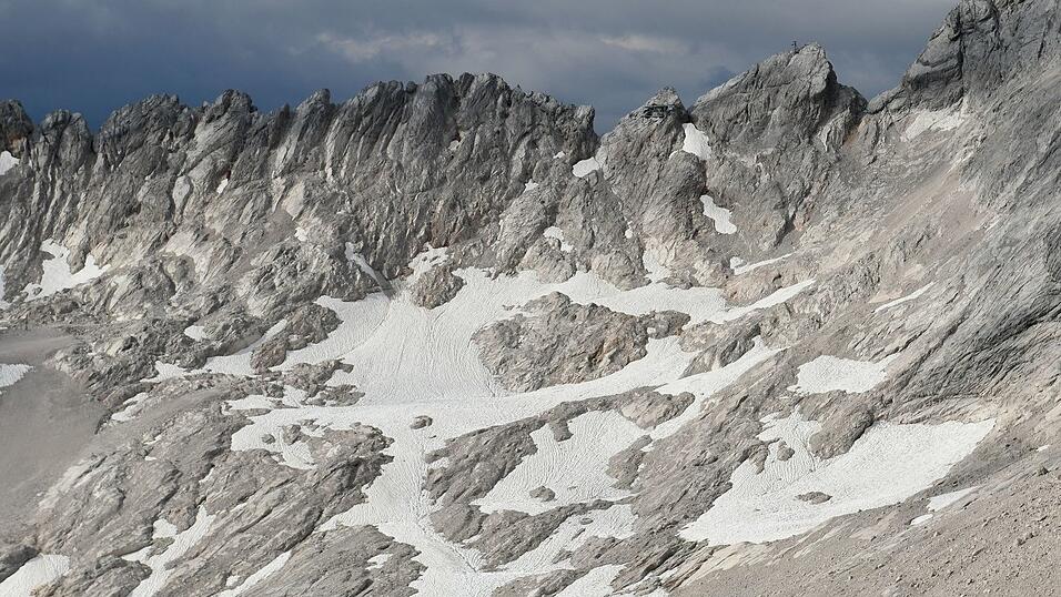 Wenn es im Gebirge zunehmend wärmer wird, gehen immer mehr Gletscher verloren. (Archivbild)