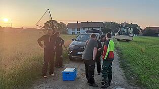 Bei ihrer Arbeit sehen die Kitzretter oft schöne Sonnenaufgänge, da ihr Tag so früh am Morgen beginnt.