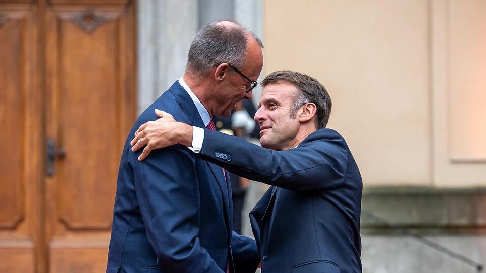 Solche Bilder sollen auch diesmal wieder die enge Zusammenarbeit von Deutschland und Frankreich illustrieren. (Archiv)