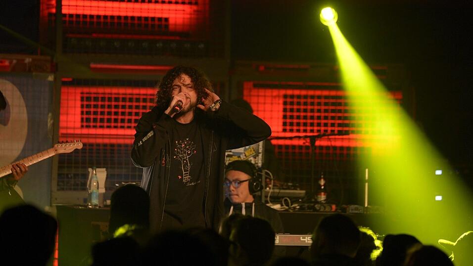 Rapmusik funktioniert auch mit einer Live-Band. Demograffics & Tribes of Jizu sind der Beweis daf&uuml;r.
