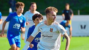 Jeremias Burkhardt ist einer der Leistungsträger beim 1. FC Bad Kötzting, der heute gegen die DJK Vornbach mithelfen möchte den vierten Heimsieg einfahren.