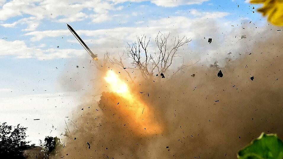 An der Front gibt es im Ukraine-Krieg kaum noch Bewegung. (Archivbild) An der Front gibt es im Ukraine-Krieg kaum noch Bewegung. (Archivbild)