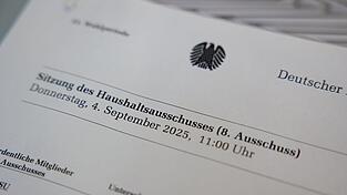 Die wichtigsten Fragen gelten nach der Haushaltsbereinigung als geklärt. Die Haushälter gehen dabei alle Einzeletats durch und lassen die Ministerinnen und Minister vorsprechen.