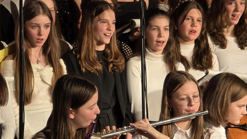 Klare Stimmen und festliche Fl&ouml;tent&ouml;ne