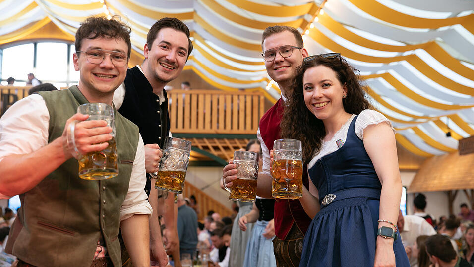 Die Partybilder vom Freitag, 15. August, aus dem Festzelt Nothaft. Die Partybilder vom Freitag, 15. August, aus dem Festzelt Nothaft.