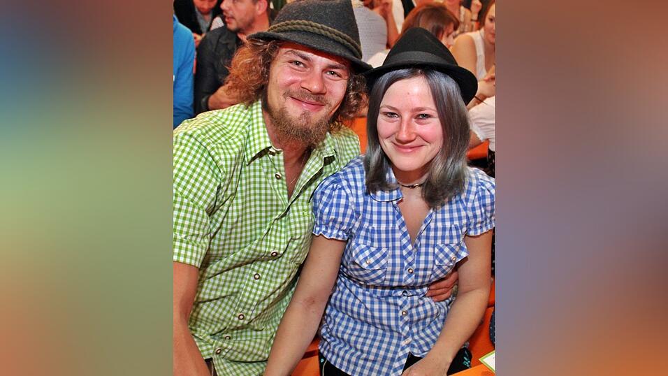 Die Fr&uuml;hjahrsdult 2017 in Landshut neigt sich dem Ende entgegen. Grund genug, noch einmal richtig in den Bierzelten zu feiern - abgerundet vom traditionellen Feuerwerk.