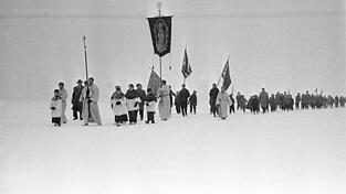 Es ist ein Jahrhundertereignis gewesen: Vor 60 Jahren ist der Bodensee das letzte Mal komplett zugefroren. Es ist ein Jahrhundertereignis gewesen: Vor 60 Jahren ist der Bodensee das letzte Mal komplett zugefroren.