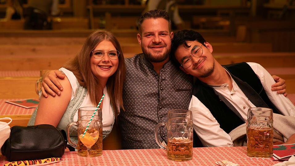 Die Partybilder vom Montag, 18. August, aus dem Festzelt Krönner. Die Partybilder vom Montag, 18. August, aus dem Festzelt Krönner.