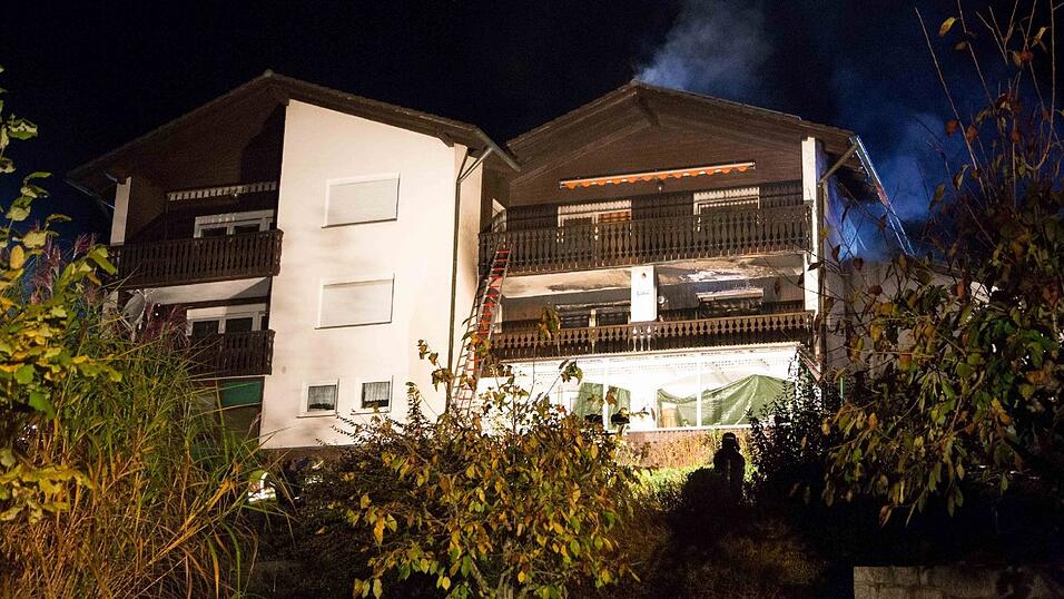 Bei einem Brand in Moosthenning im Landkreis Dingolfing-Landau wurde eine 91-J&auml;hrige lebensgef&auml;hrlich verletzt.