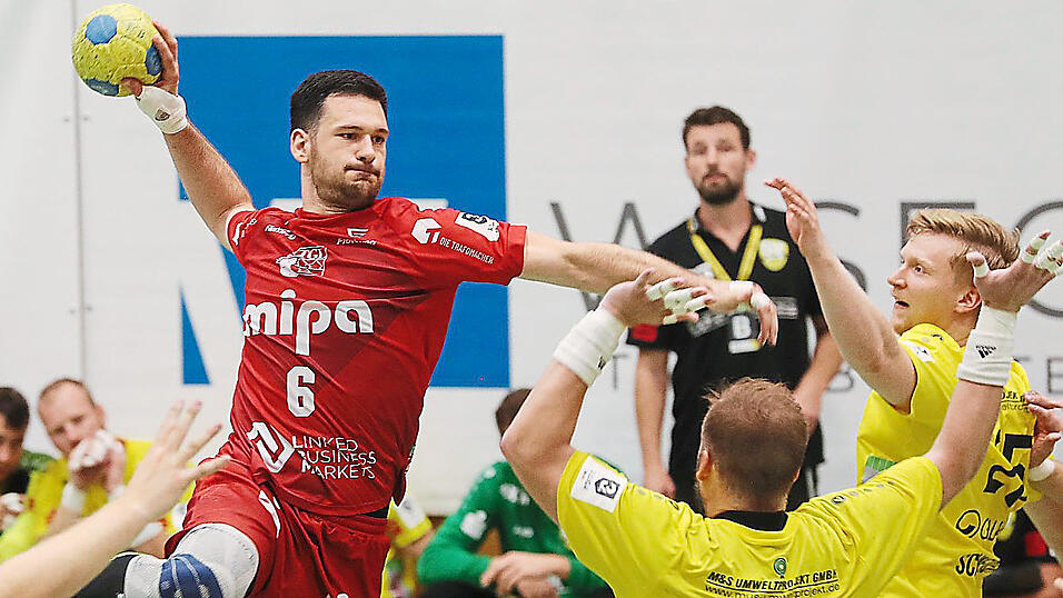 Auf der Höhe: Tobias Gretsch trug sich gegen Regensburg erstmals wieder in die Schützenliste ein und nähert sich allmählich seiner alten Form. Darauf setzt die TG Mipa auch in den kommenden Spielen. Auf der Höhe: Tobias Gretsch trug sich gegen Regensburg erstmals wieder in die Schützenliste ein und nähert sich allmählich seiner alten Form. Darauf setzt die TG Mipa auch in den kommenden Spielen.