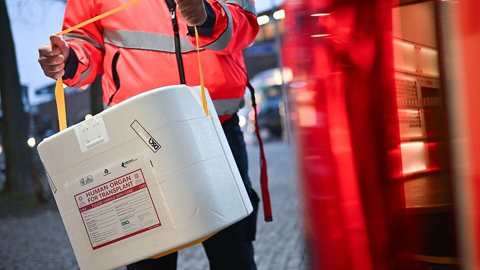 Sollen die Regeln für mehr Organspenden grundlegend geändert werden? (Archivbild) Sollen die Regeln für mehr Organspenden grundlegend geändert werden? (Archivbild)