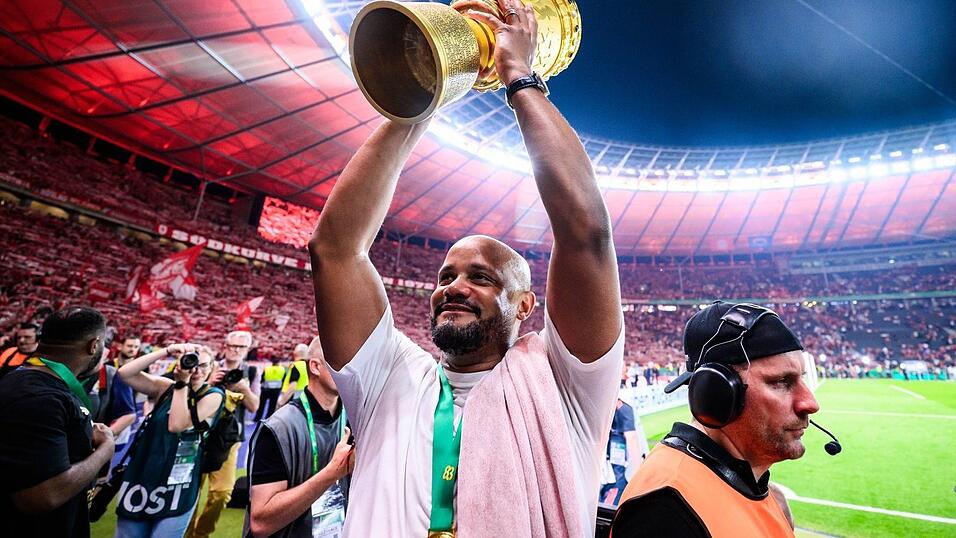 Bayern-Trainer Kompany darf sich auf einen neuen Spieler freuen. (Archivbild)