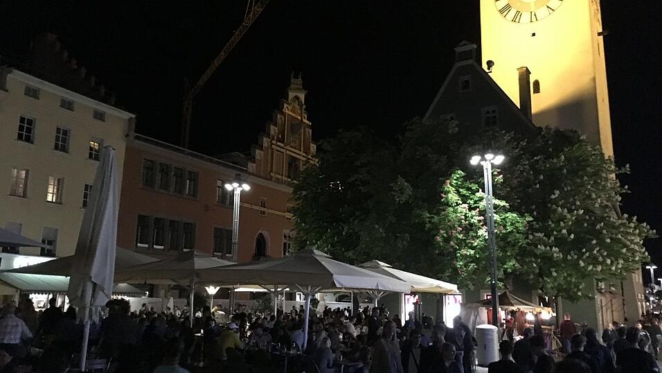 Der Straubinger Stadtplatz wird am Wochenende ganz in mittelalterliches Flair getaucht. Die schönsten Schnappschüsse haben wir für Sie zusammengestellt. Der Straubinger Stadtplatz wird am Wochenende ganz in mittelalterliches Flair getaucht. Die schönsten Schnappschüsse haben wir für Sie zusammengestellt.