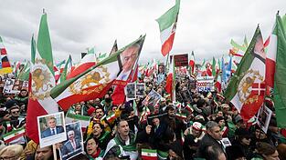 Eine Demonstration gegen Irans Führung in München sorgt für Spannungen. (Archivbild) Eine Demonstration gegen Irans Führung in München sorgt für Spannungen. (Archivbild)