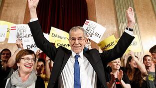 Alexander Van der Bellen hat die Präsidentenwahl denkbar knapp gewonnen. Alexander Van der Bellen hat die Präsidentenwahl denkbar knapp gewonnen.