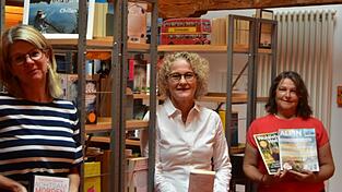 Das Bücherei-Team steht gern für Buch-Tipps bereit. Das Bücherei-Team steht gern für Buch-Tipps bereit.