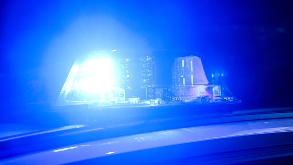 Die Beamten entdeckten den Schaden bei einer nächtlichen Fahndung. (Symbolbild) Die Beamten entdeckten den Schaden bei einer nächtlichen Fahndung. (Symbolbild)