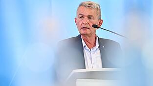 Der Hauptgeschäftsführer der vbm, Bertram Brossardt, erwartet eine harte Tarifrunde. (Archivbild) Der Hauptgeschäftsführer der vbm, Bertram Brossardt, erwartet eine harte Tarifrunde. (Archivbild)