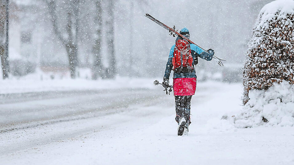 Die Staatsregierung hat bei den Corona-Regeln für Skifahrer noch einmal nachjustiert. (Symbolbild)