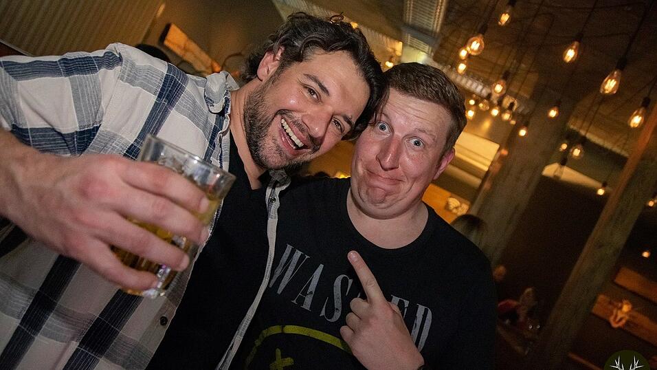 Die Stimmung bei den Partygängern am Samstagabend war prächtig. Die Stimmung bei den Partygängern am Samstagabend war prächtig.