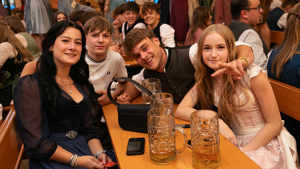 Die Partybilder vom Sonntag, 17. August, aus dem Festzelt Nothaft. Die Partybilder vom Sonntag, 17. August, aus dem Festzelt Nothaft.