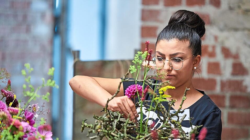 Genießt in Fachkreisen höchstes Renommee: Die Straubinger Floristmeister-Schule. Heuer legt sie, der Situation geschuldet, eine Pause ein. Es mangelt an Anmeldungen. Genießt in Fachkreisen höchstes Renommee: Die Straubinger Floristmeister-Schule. Heuer legt sie, der Situation geschuldet, eine Pause ein. Es mangelt an Anmeldungen.