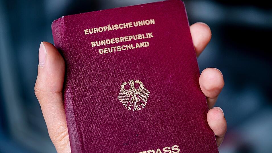 Im B&uuml;rgerb&uuml;ro soll die Bearbeitung von Reisepass-Anfragen bald schneller gehen.