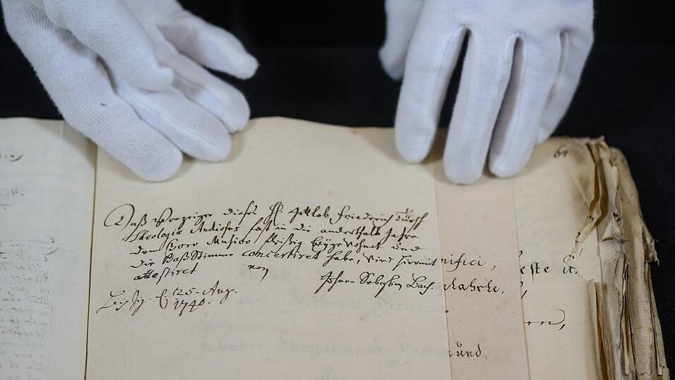 Blick in neu entdeckten Akten zur Leipziger Kirchenmusik aus dem 18. Jahrhundert im Stadtarchiv Leipzig.