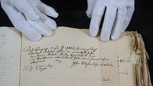 Blick in neu entdeckten Akten zur Leipziger Kirchenmusik aus dem 18. Jahrhundert im Stadtarchiv Leipzig.