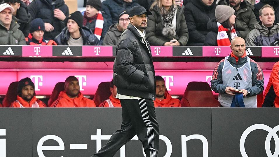 Bayern-Trainer Vincent Kompany freut sich auf das Achtelfinale im M&auml;rz. (Archivbild)