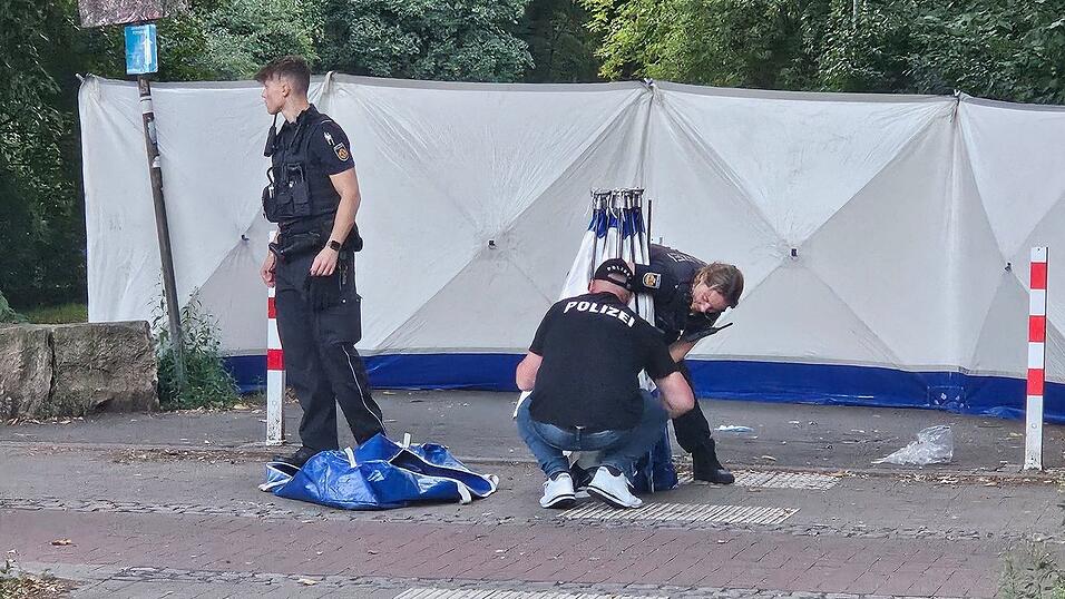 Nach einem Streit in Bremen starb ein Mann noch am Tatort. Nach einem Streit in Bremen starb ein Mann noch am Tatort.