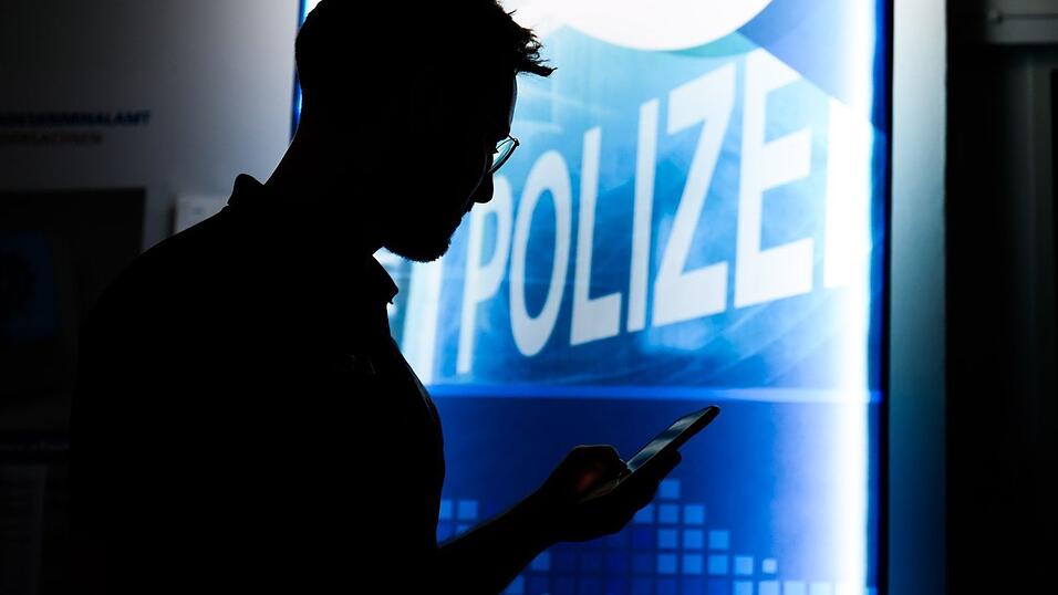 Die Polizei warnt vor Online-Trading-Maschen. (Symbolbild)