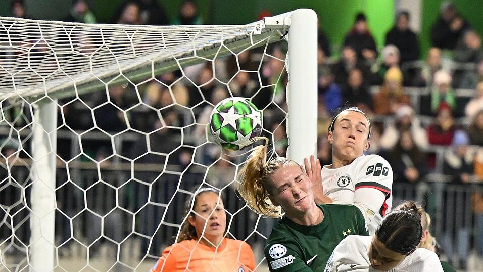 Trubel vor dem Chelsea-Tor. Trubel vor dem Chelsea-Tor.