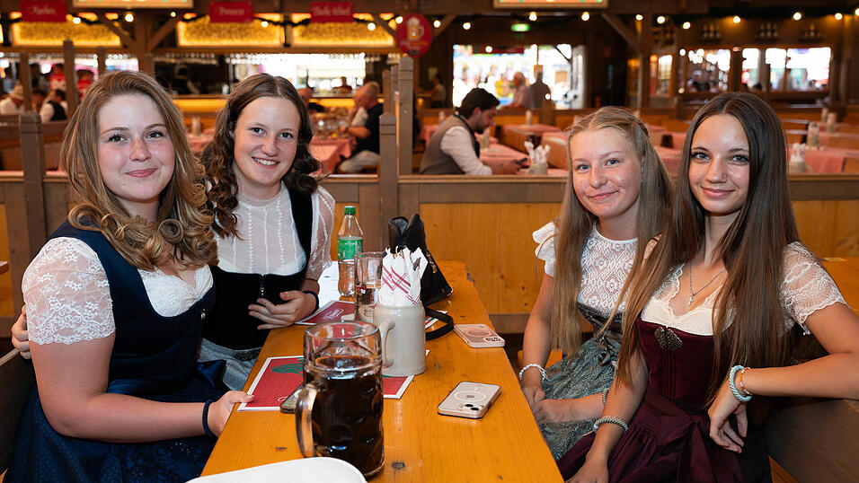 Die Partybilder vom Mittwoch, 12. August, aus dem Festzelt Krönner. Die Partybilder vom Mittwoch, 12. August, aus dem Festzelt Krönner.