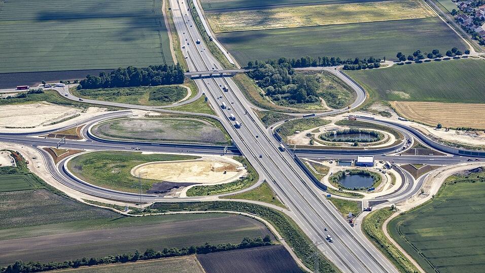 Die Anbindung der B15neu an die A92 rückt näher. Die Anbindung der B15neu an die A92 rückt näher.