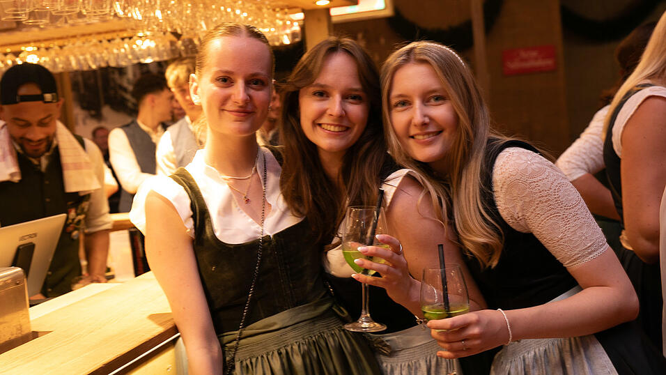 Die Partybilder vom Sonntag, 17. August, aus dem Festzelt Krönner. Die Partybilder vom Sonntag, 17. August, aus dem Festzelt Krönner.