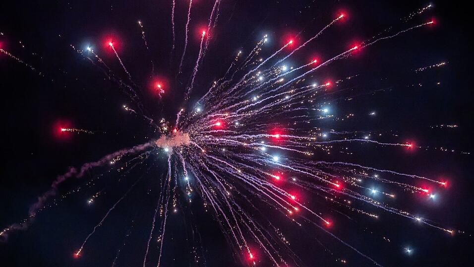 Ob die Bayern vom Feuerwerk vor dem Hotel gestört wurden? (Archivbild) Ob die Bayern vom Feuerwerk vor dem Hotel gestört wurden? (Archivbild)