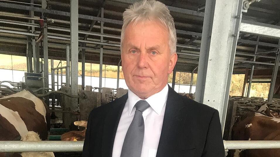 Der ehemalige Vorsitzende des Aufsichtsrats der Goldsteig Käsereien Bayerwald GmbH, Josef Vielreicher, war beides: Milchbauer und Anzugträger.