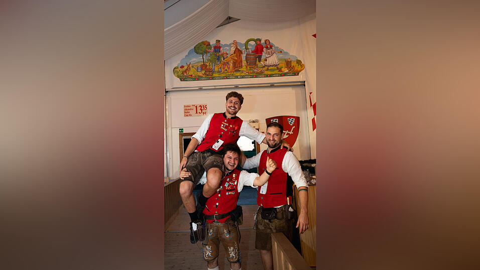 Die Partybilder vom Mittwoch, 12. August, aus dem Festzelt Greindl. Die Partybilder vom Mittwoch, 12. August, aus dem Festzelt Greindl.
