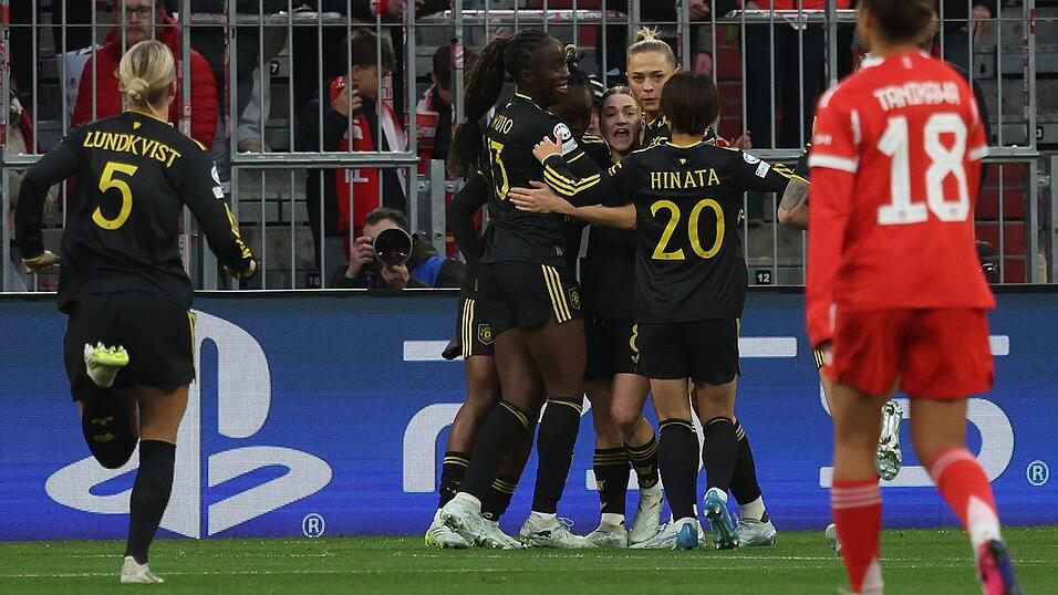 Ein Patzer von Ena Mahmutovic bringt den FC Bayern in R&uuml;ckstand.