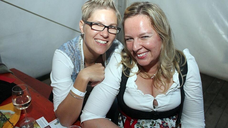 Die besten Bilder vom Wein- und Wei&szlig;bierfest des Burschenvereins Arth und der M&auml;dchengruppe.